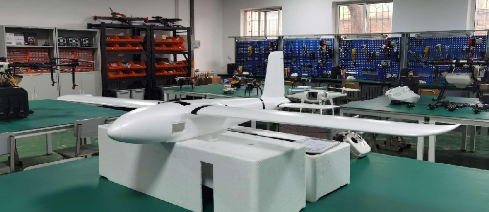 吉林通用航空职业技术学院共建无人机驾驶实训室、无人机检测与维护实训室。
